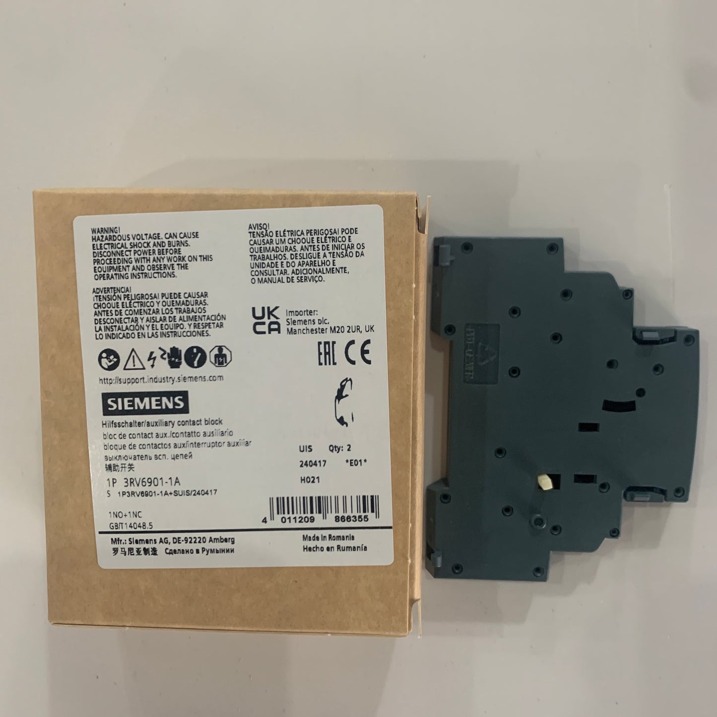 Siemens 3RV6901-1A Auxiliary switch, horizontal dimension S00, S0 is used for circuit breaker 1 NO+1 NC
