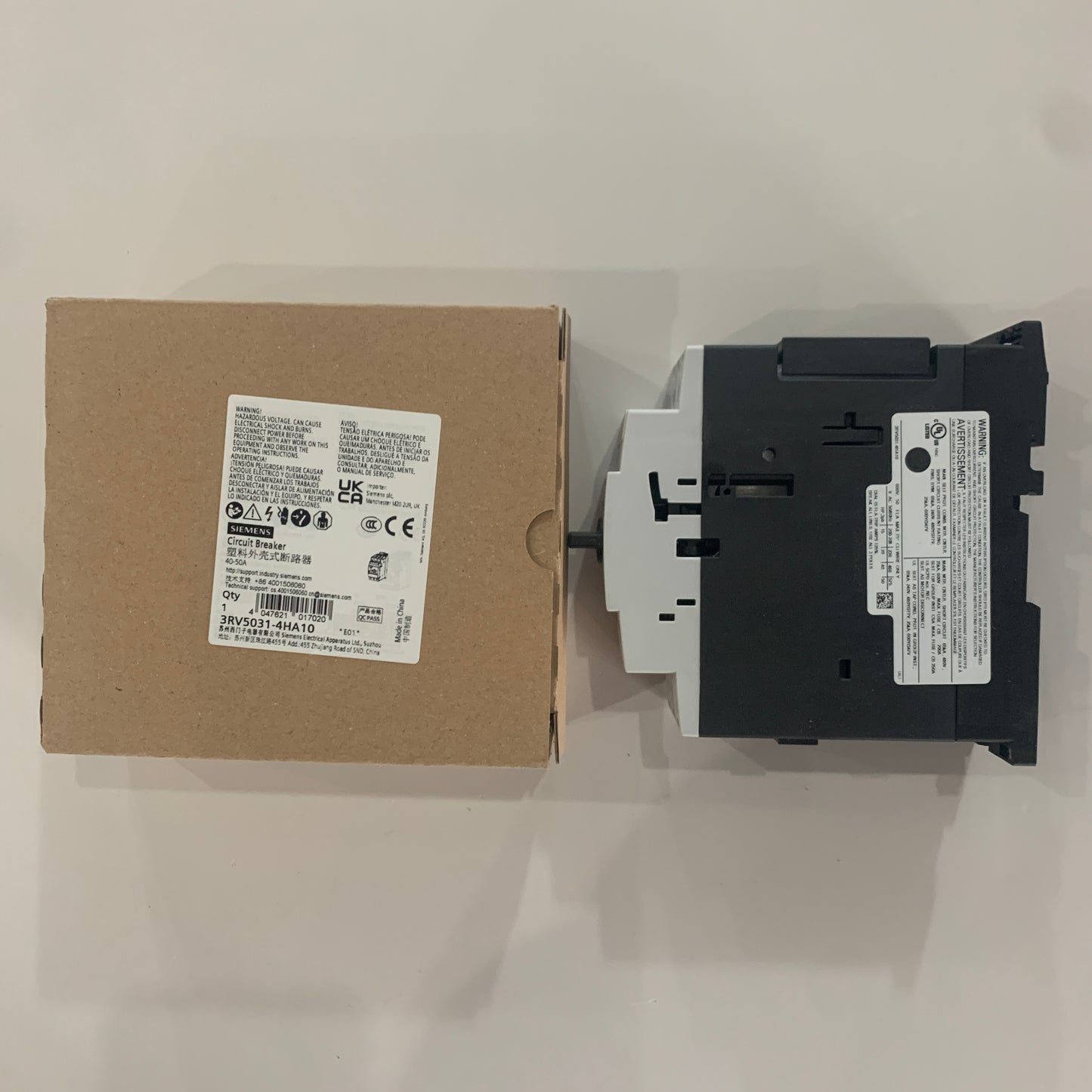 Siemens3RV5031-4HA10Circuit breaker4050 A, A release 4050 A, used for motor protection, level 10, short-circuit release 650 A, screw terminal standard exchange capacity SIRIU