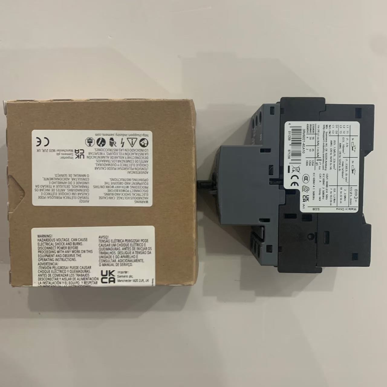 siemens3RV6021-4EA10Circuit breaker 32 A, release 2732 A, N release 400 A, used for motor protection, grade 10, threaded connection, standard switch capacity,
