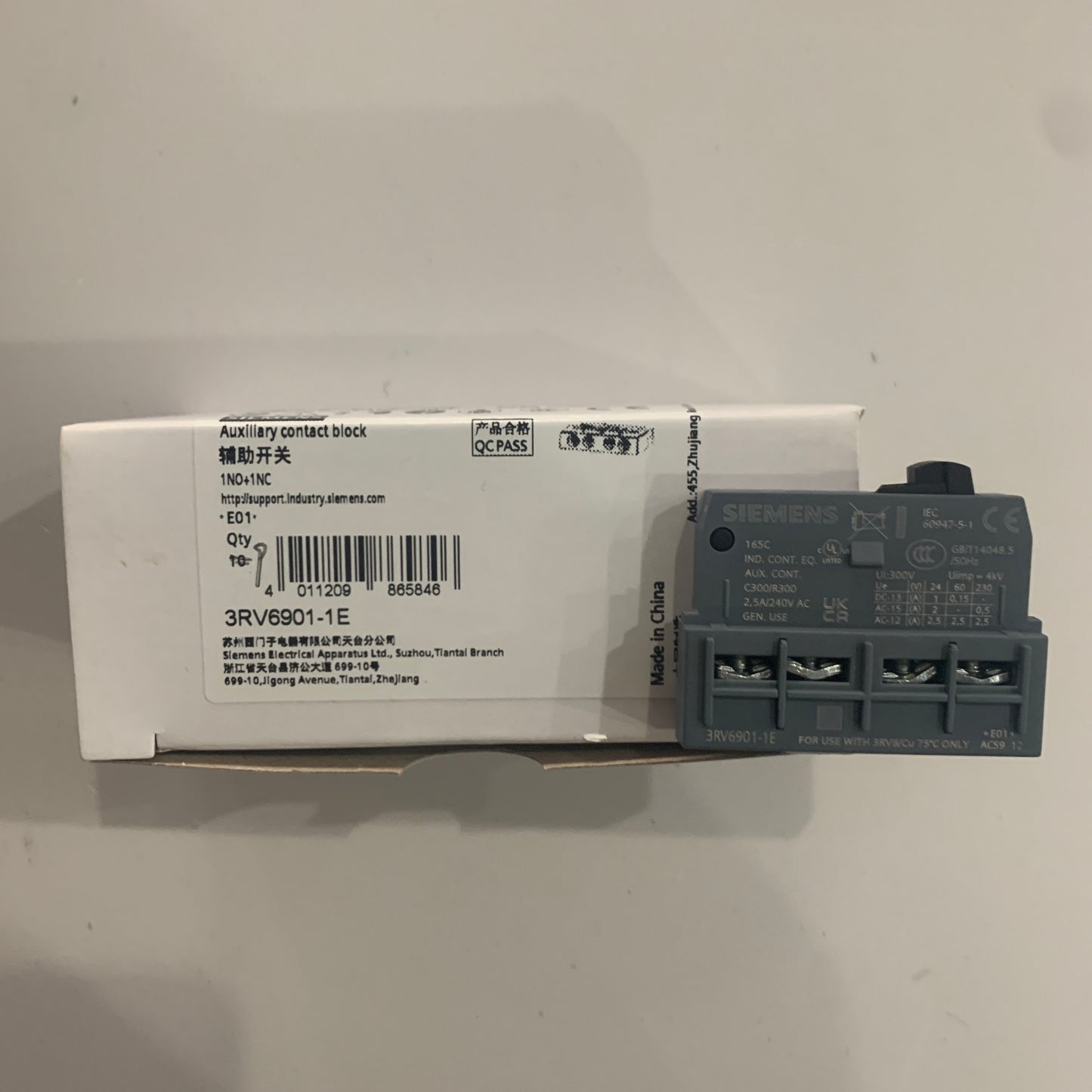 siemens3RV6901-1EAuxiliary switch, horizontal S00, S0， Used for circuit breaker with 1 normally open contact and 1 normally closed contact